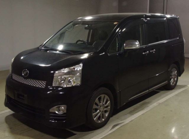 TOYOTA VOXY ZS. S